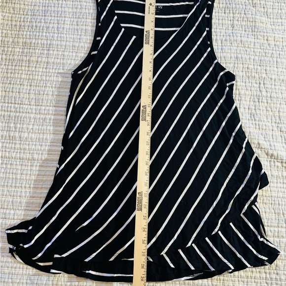 Apt. 9 Black And White Striped Sleeveless Wrap Detailed, Size 1X - Picture 4 of 10